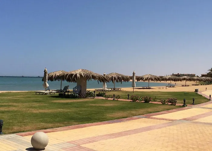 Villa La Vista 5 Beachfront 265m Luxury Ain Suchna